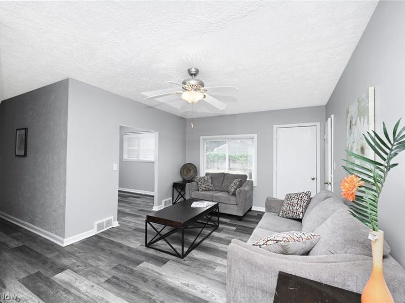 1376 Seward Avenue, Akron, OH 44320 Photo 3