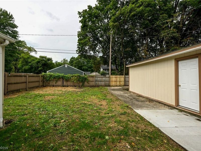 1376 Seward Avenue, Akron, OH 44320 Photo 32