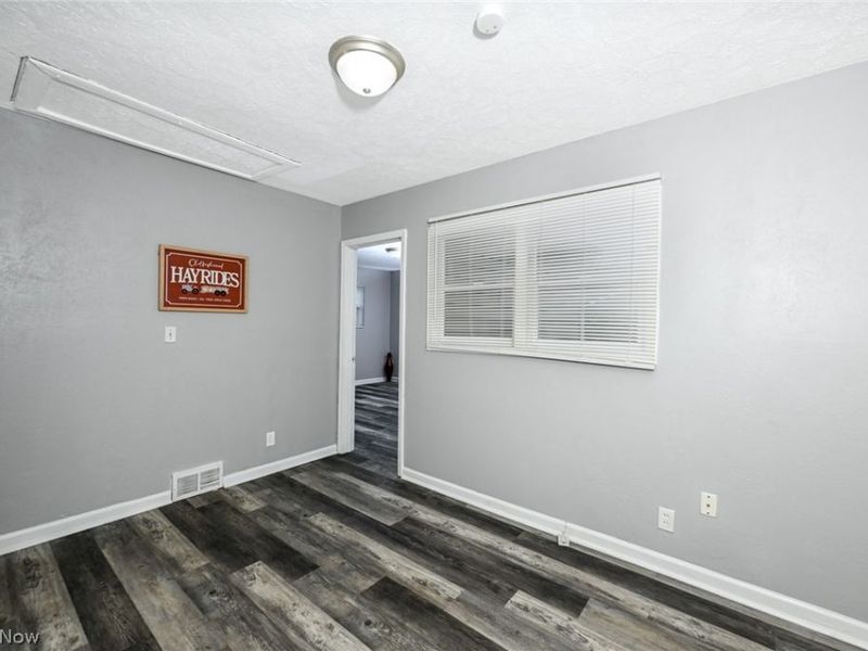 1376 Seward Avenue, Akron, OH 44320 Photo 9
