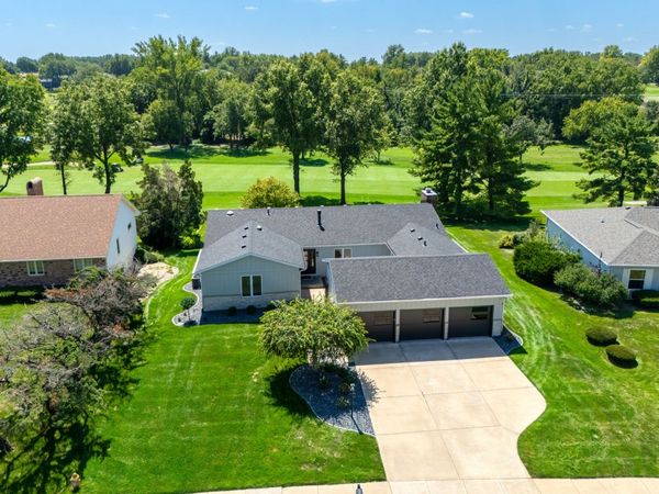 4817 Torrey Pines Court , Davenport, IA 52807