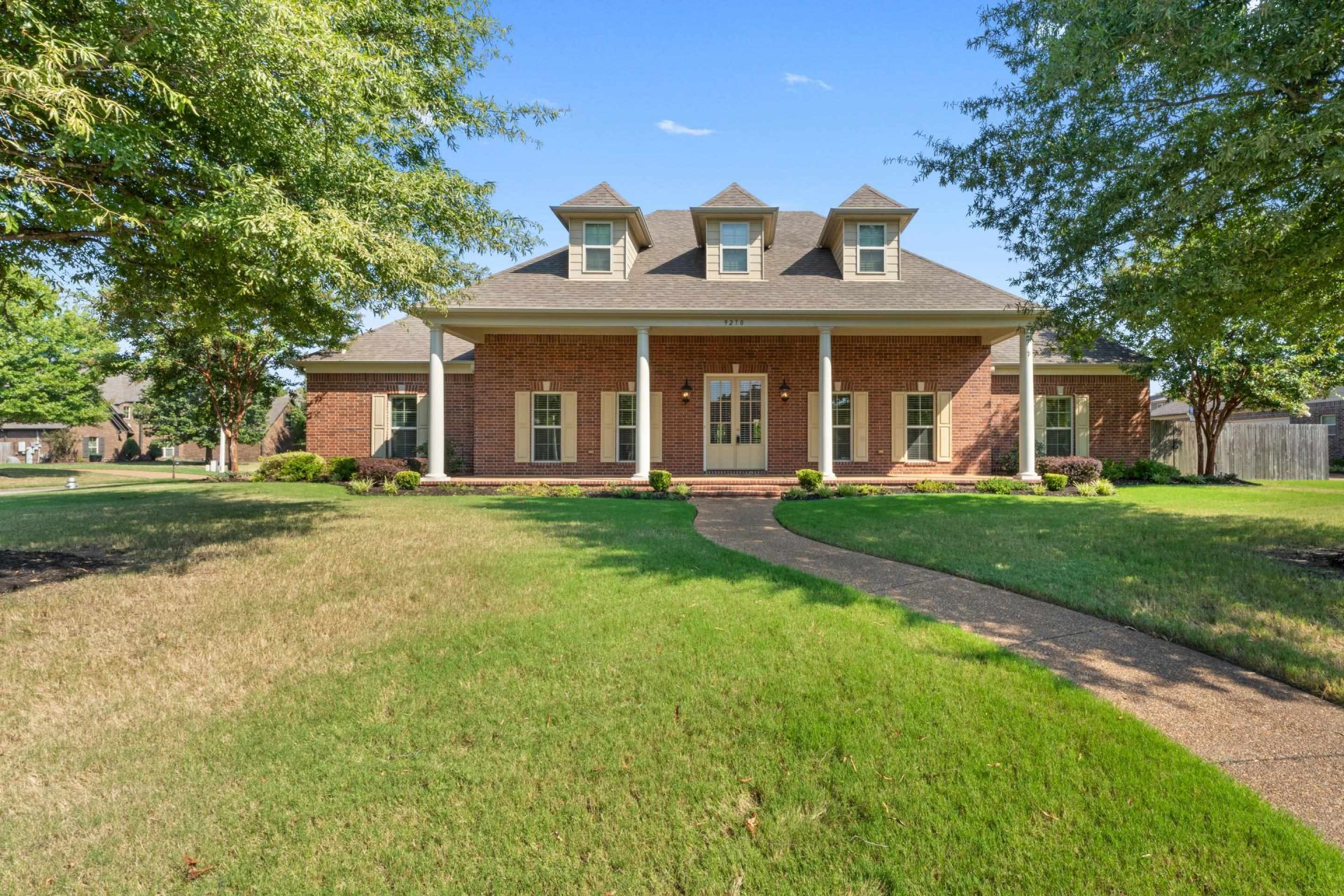 9270 S ROMANO WAY Germantown, TN 38138