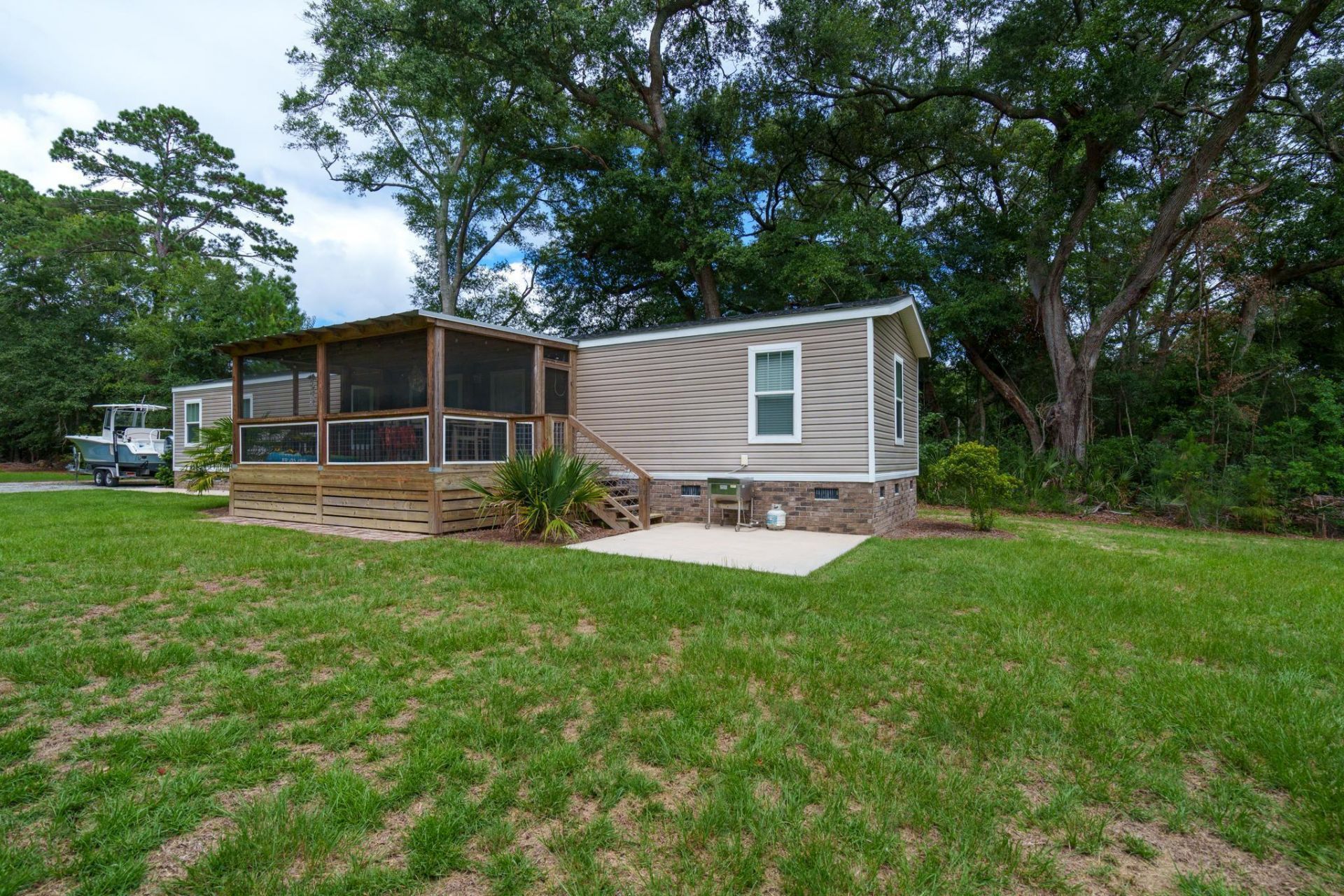 8775 Peters Point Road Photo 22