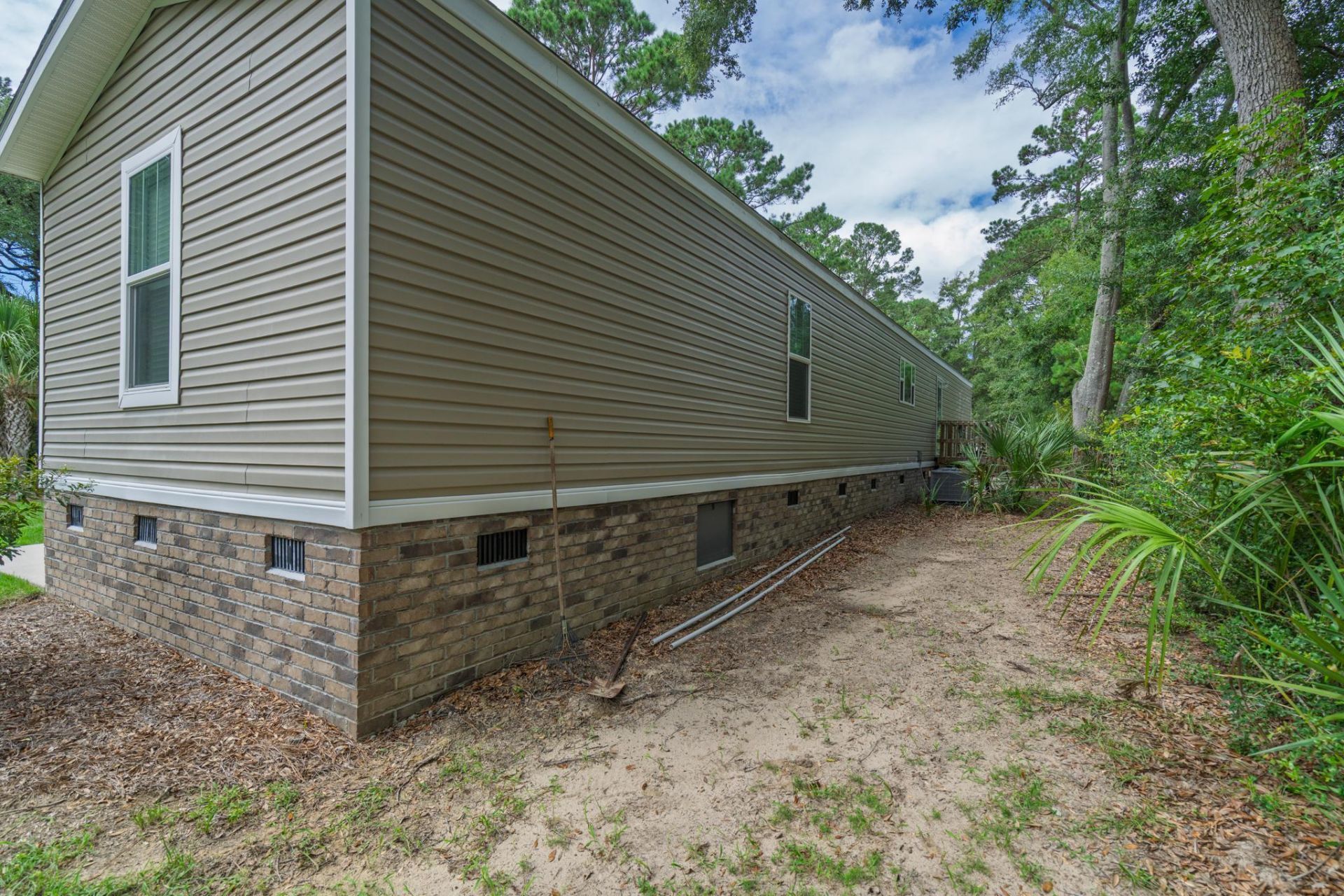 8775 Peters Point Road Photo 23