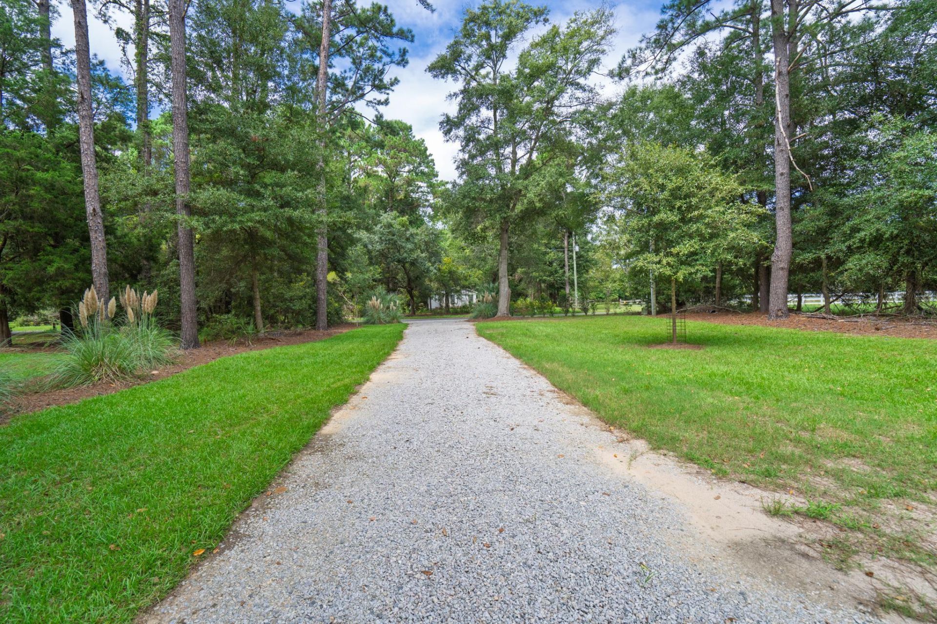 8775 Peters Point Road Photo 27