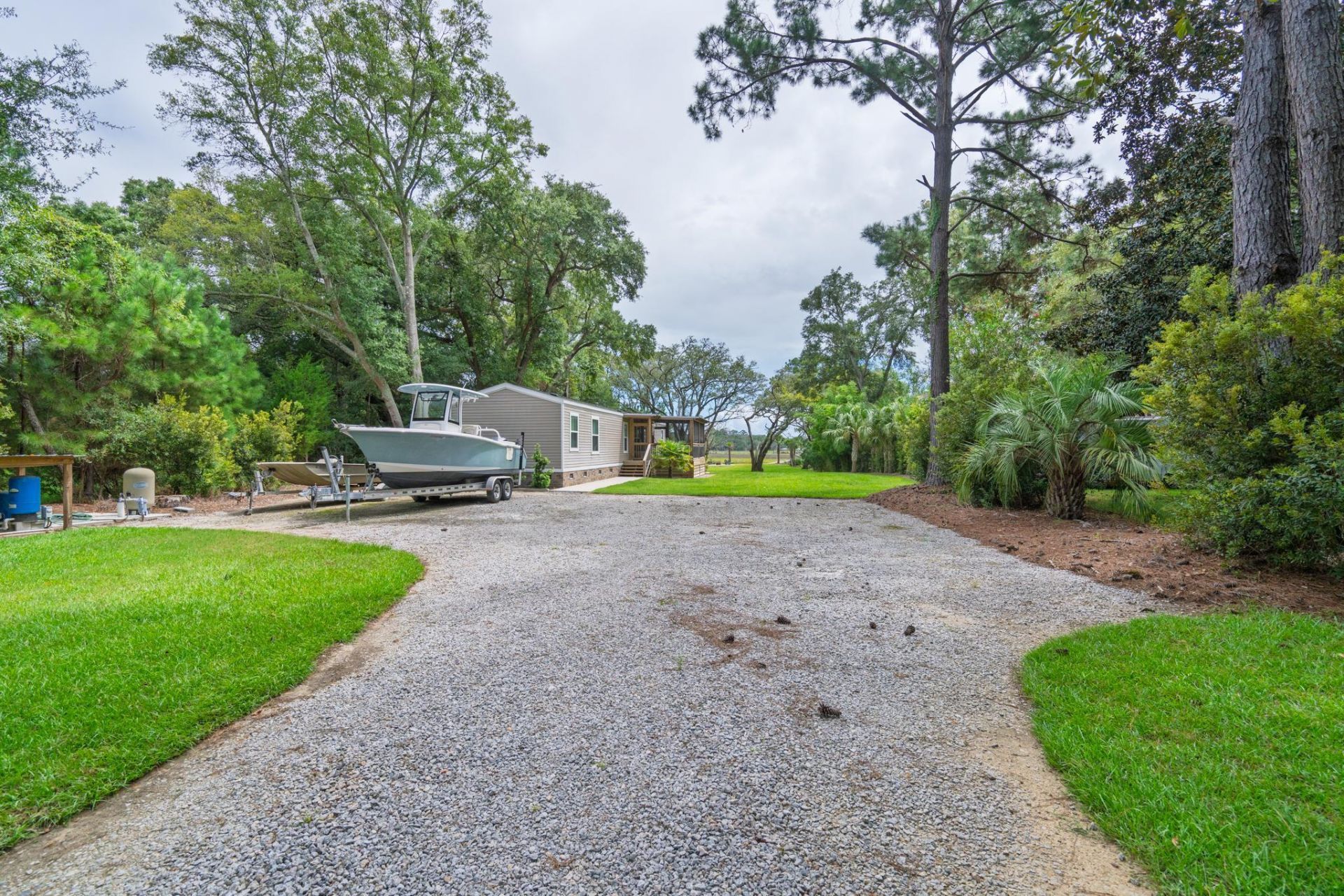 8775 Peters Point Road Photo 28