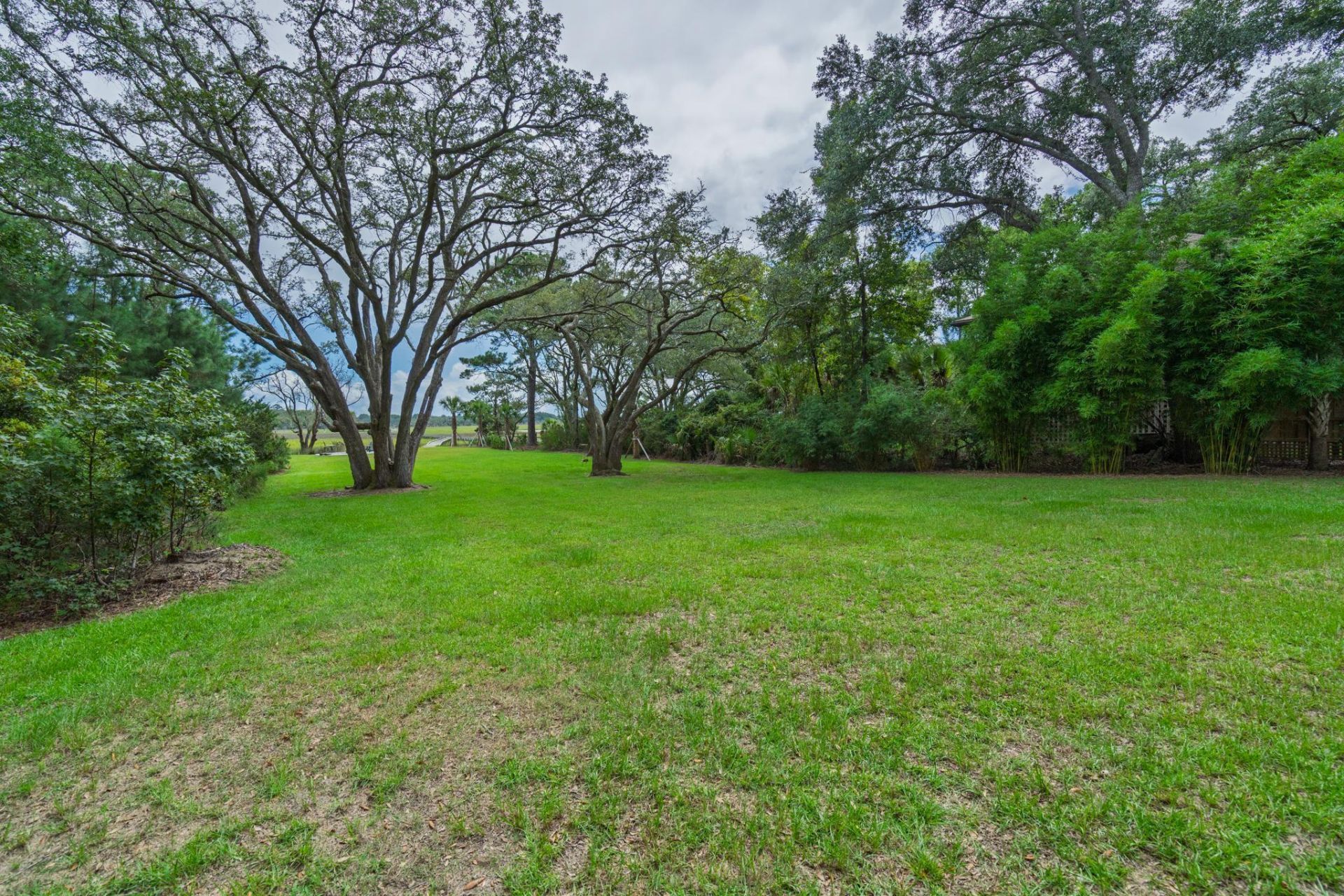 8775 Peters Point Road Photo 32