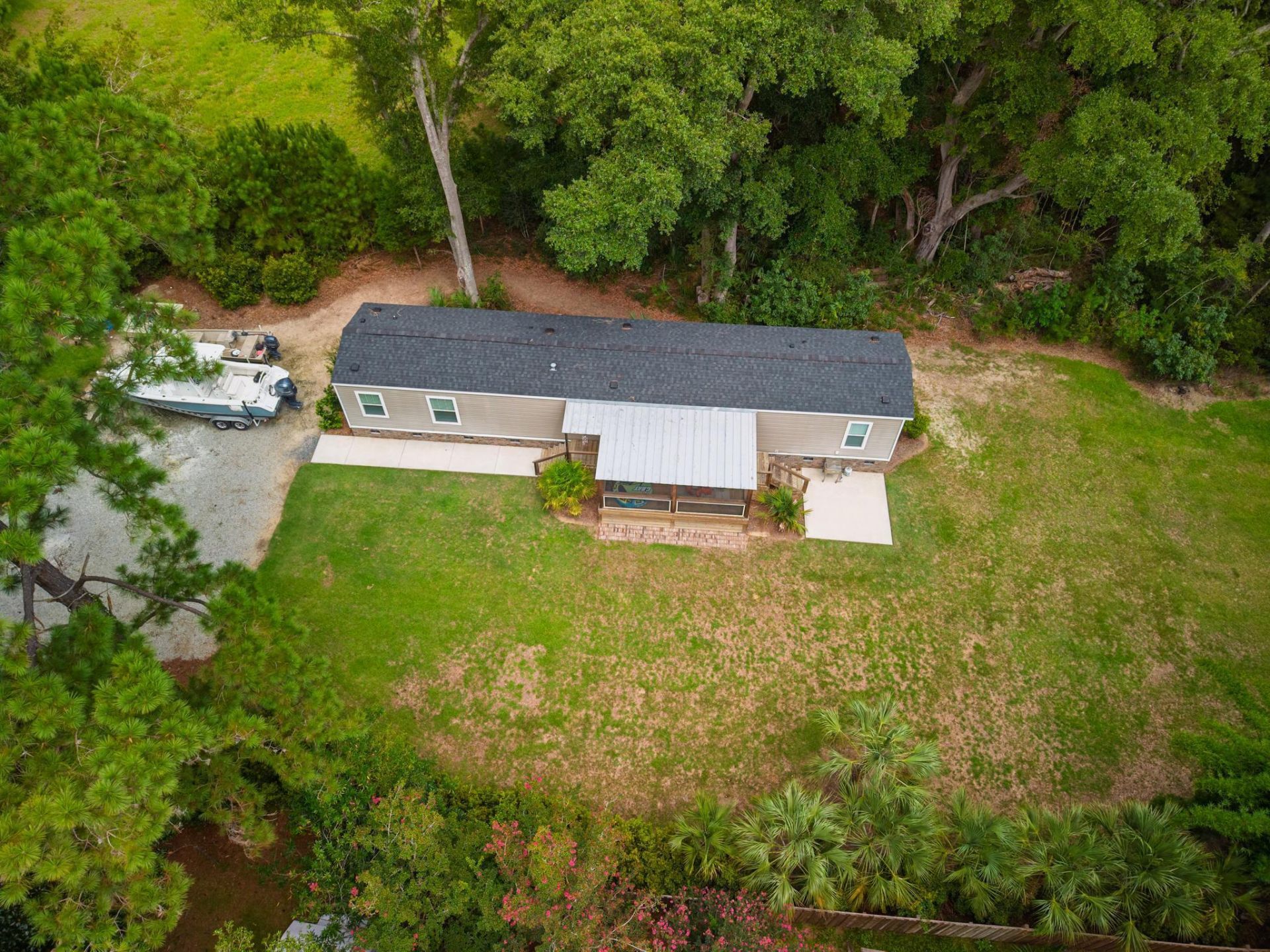 8775 Peters Point Road Photo 36