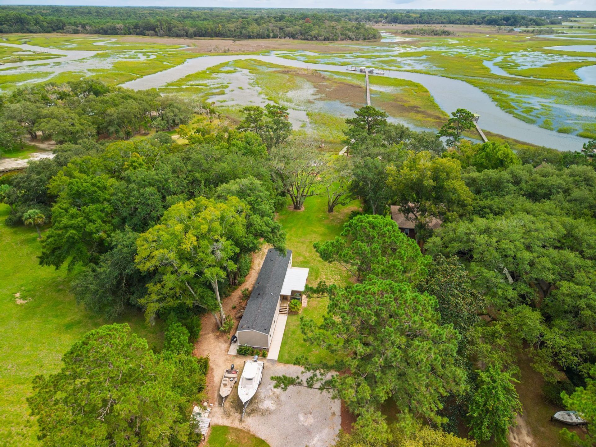 8775 Peters Point Road Photo 37