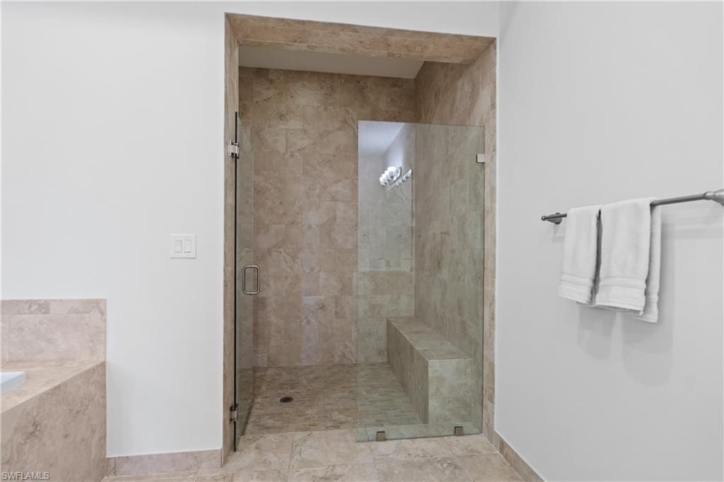 2439 Breakwater Way , Unit 9102, Naples, FL 34112 Photo