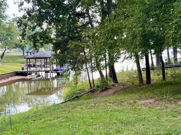142 harbor point Drive, Unit 31, Cherryville, NC 28021