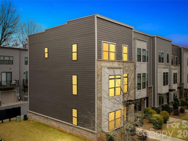 563 Nantahala Drive , Charlotte, NC 28211
