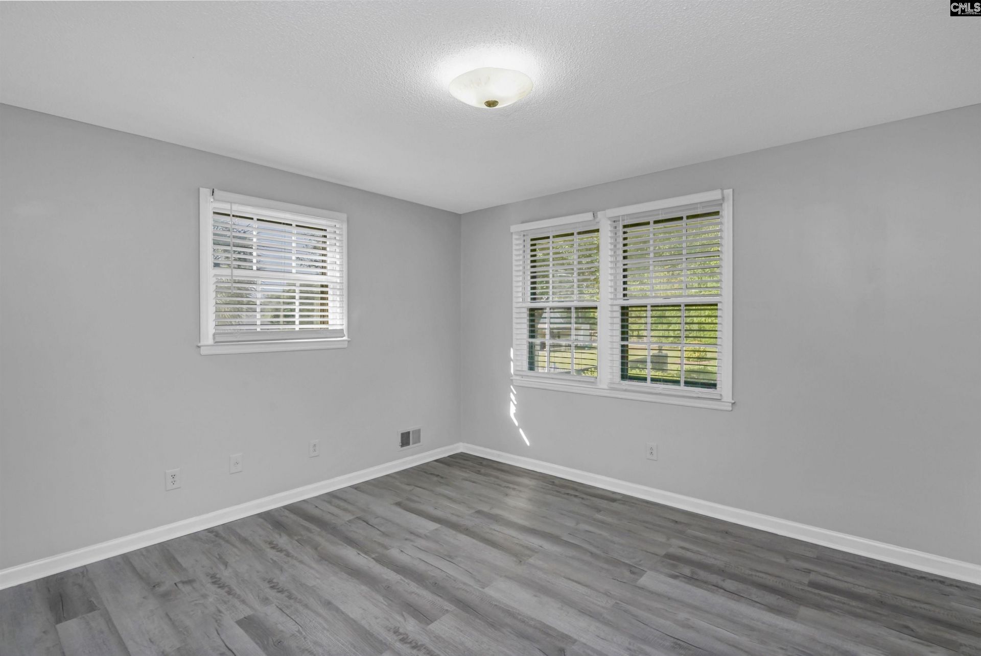 2043 Fairlawn Circle Photo 32