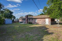 2043 Fairlawn Circle photo 4