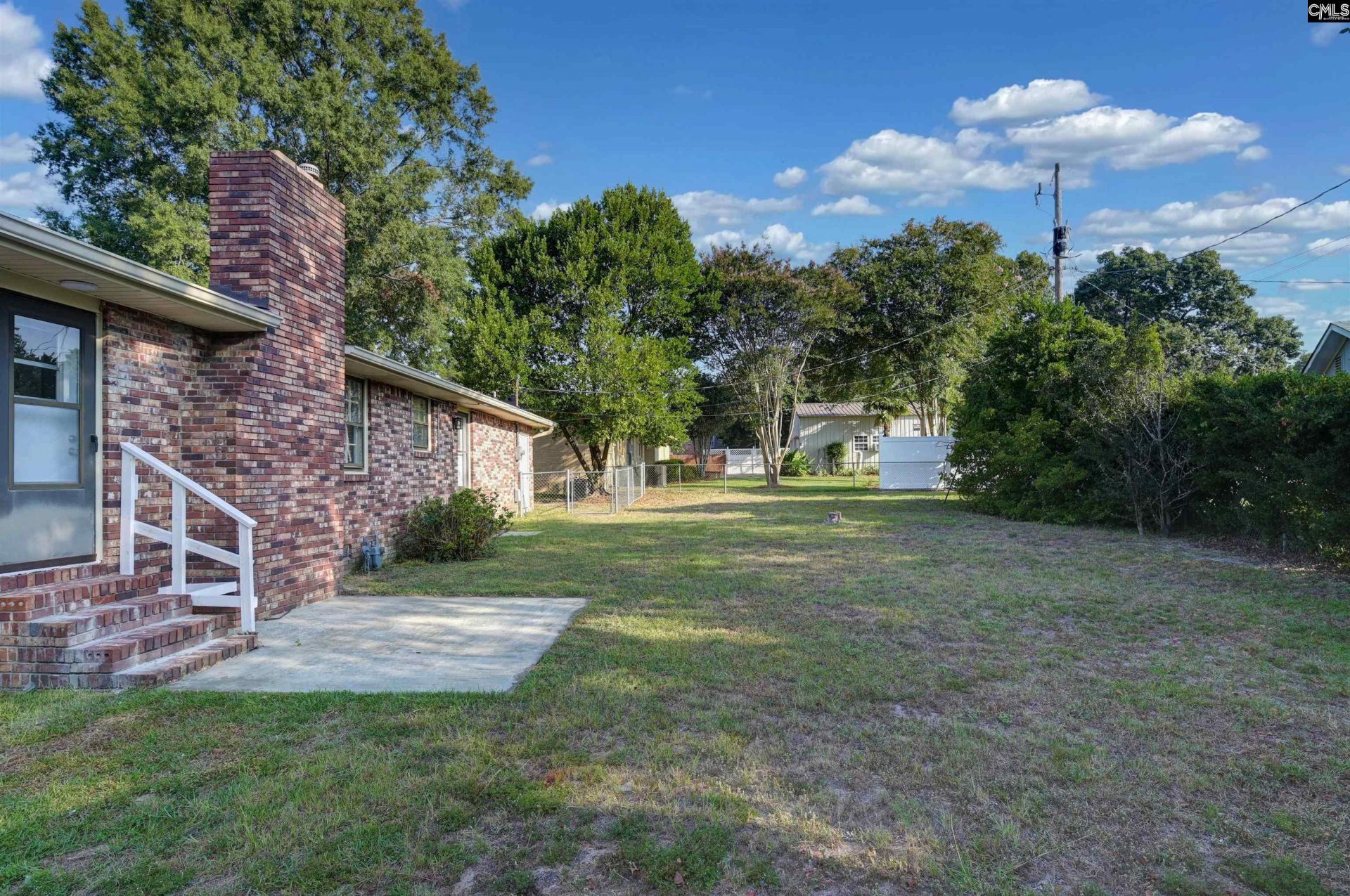 2043 Fairlawn Circle Photo 6