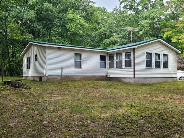 124 Osceola Ledge Drive, Leroy, MI 49655