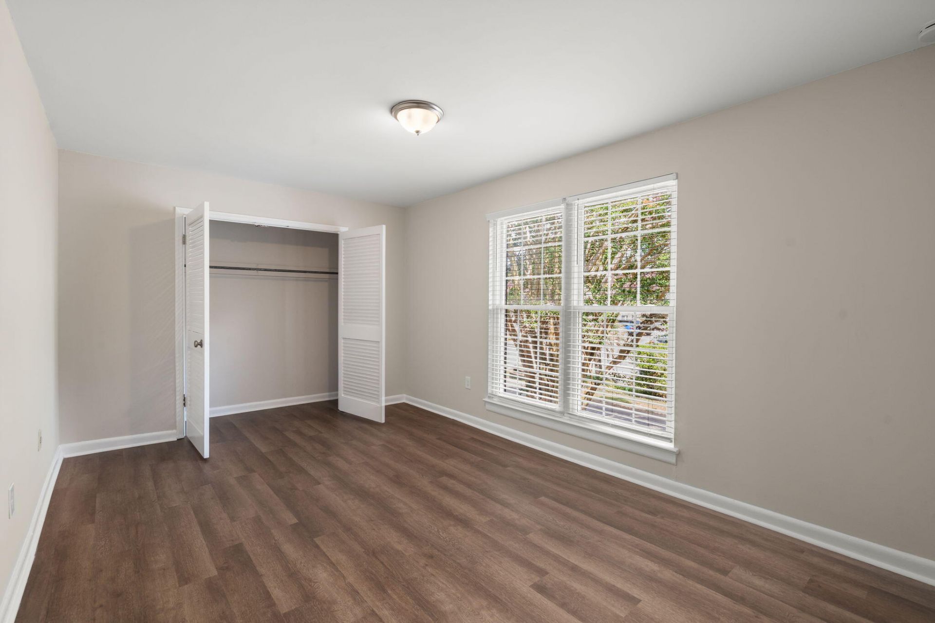 867 Colony Drive Photo 17