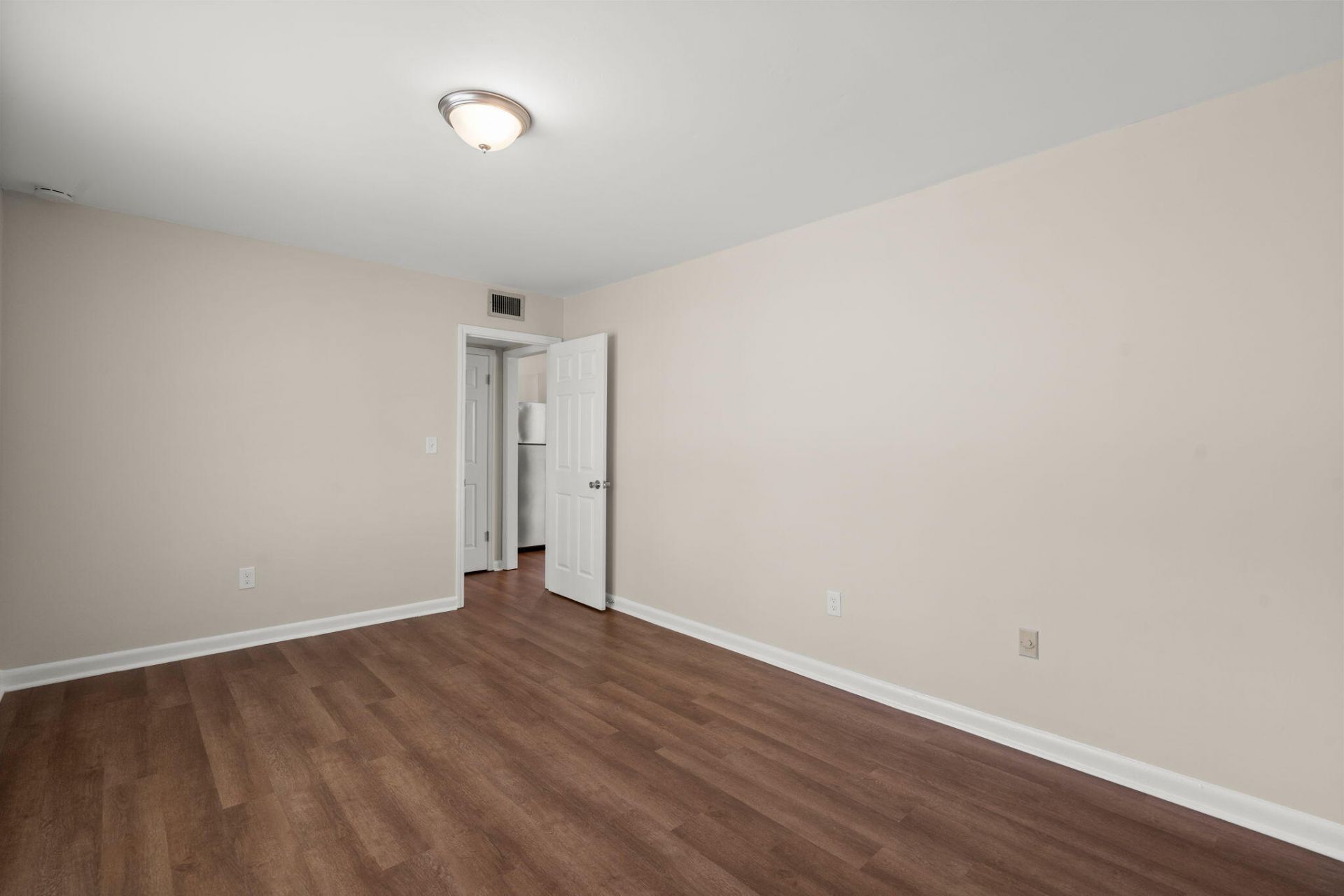 867 Colony Drive Photo 18