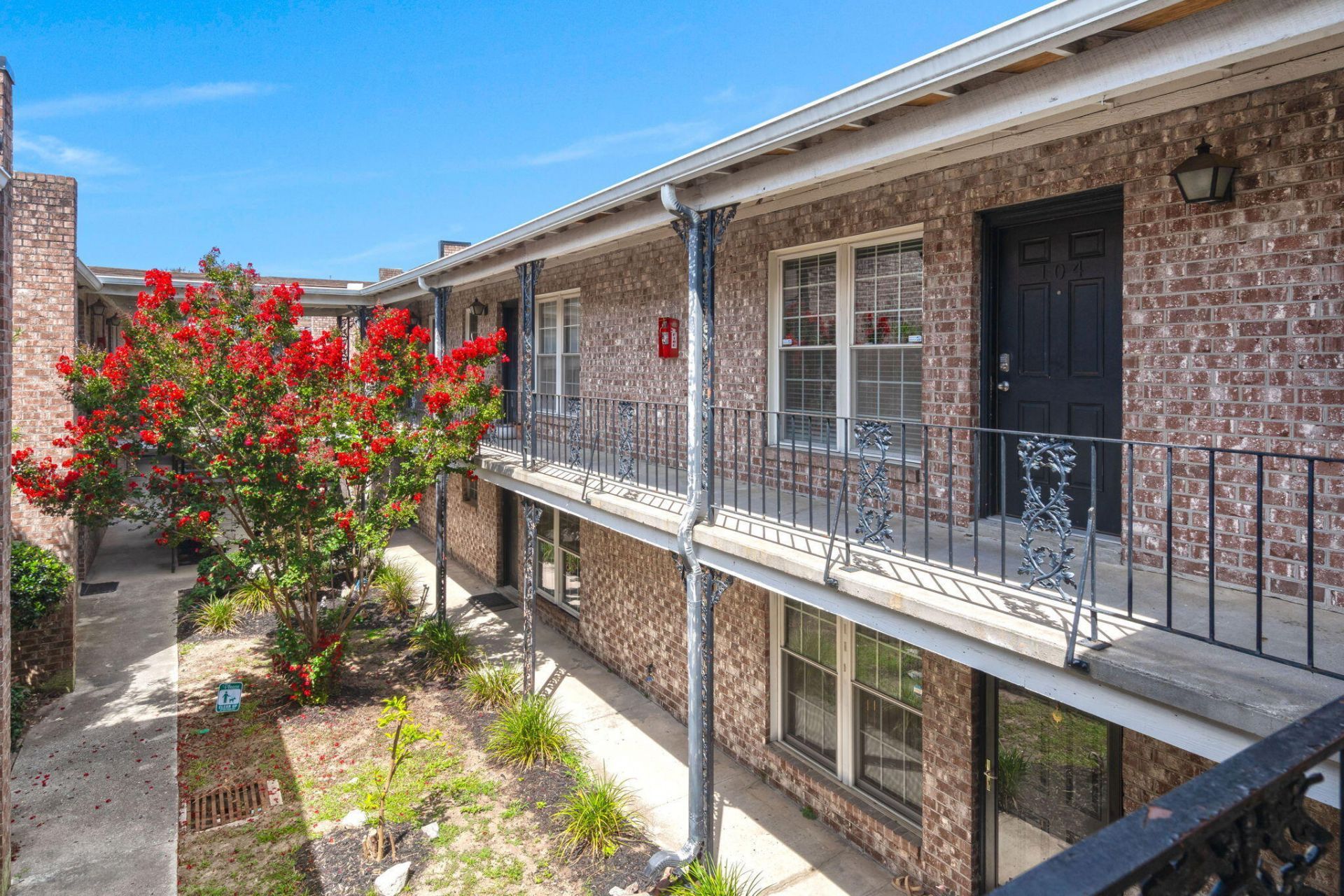 867 Colony Drive Photo 4