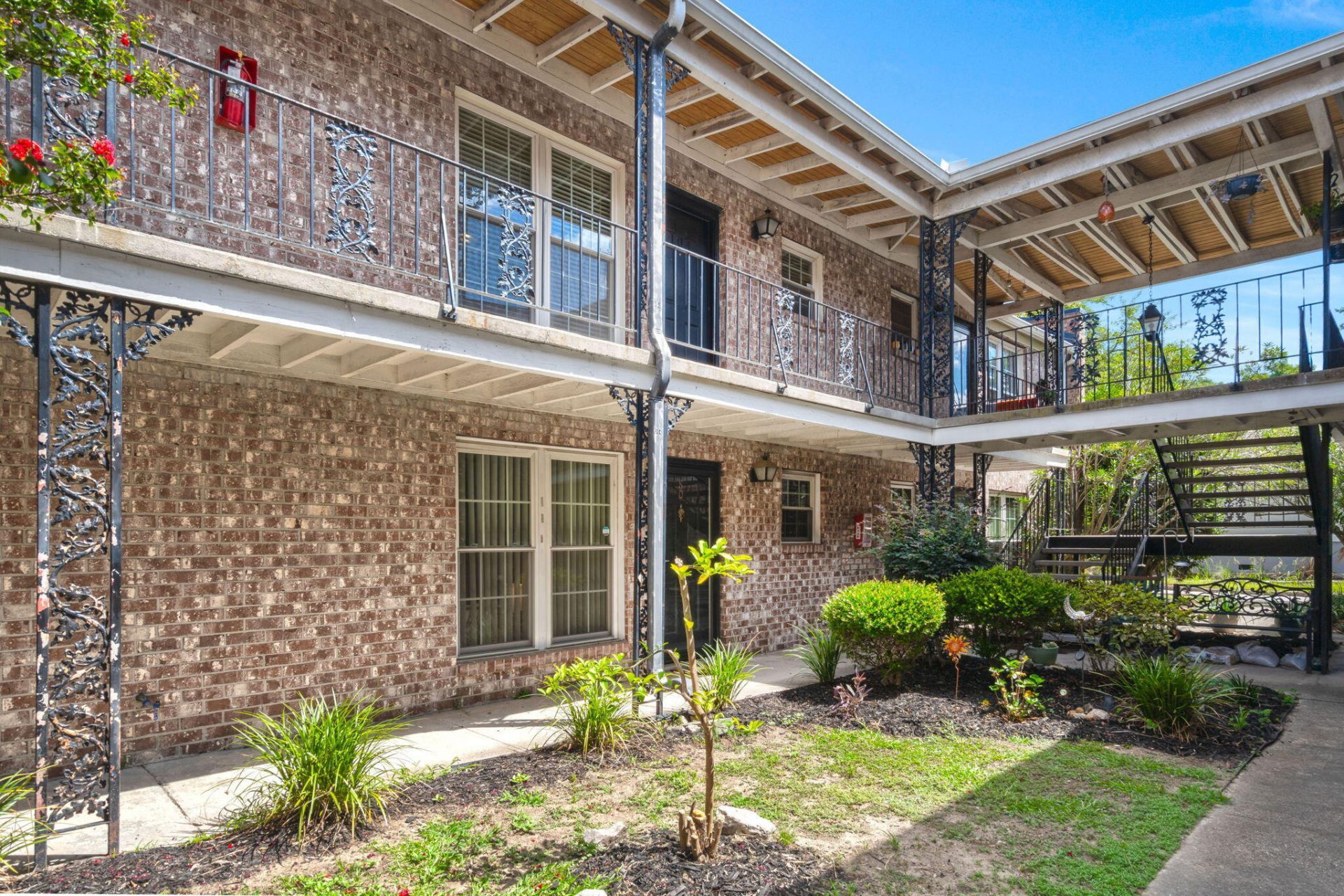 867 Colony Drive Photo 5