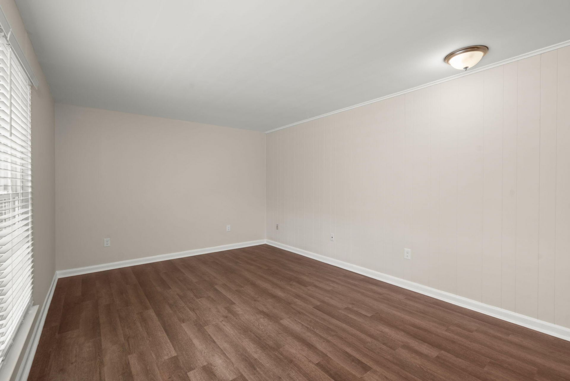 867 Colony Drive Photo 8