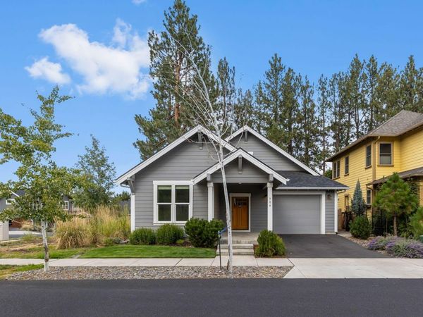 904 E Horse Back Trail, Sisters, OR 97759