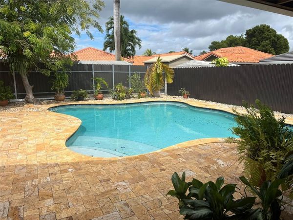13253 NW 7th Ter , Miami, FL 33182