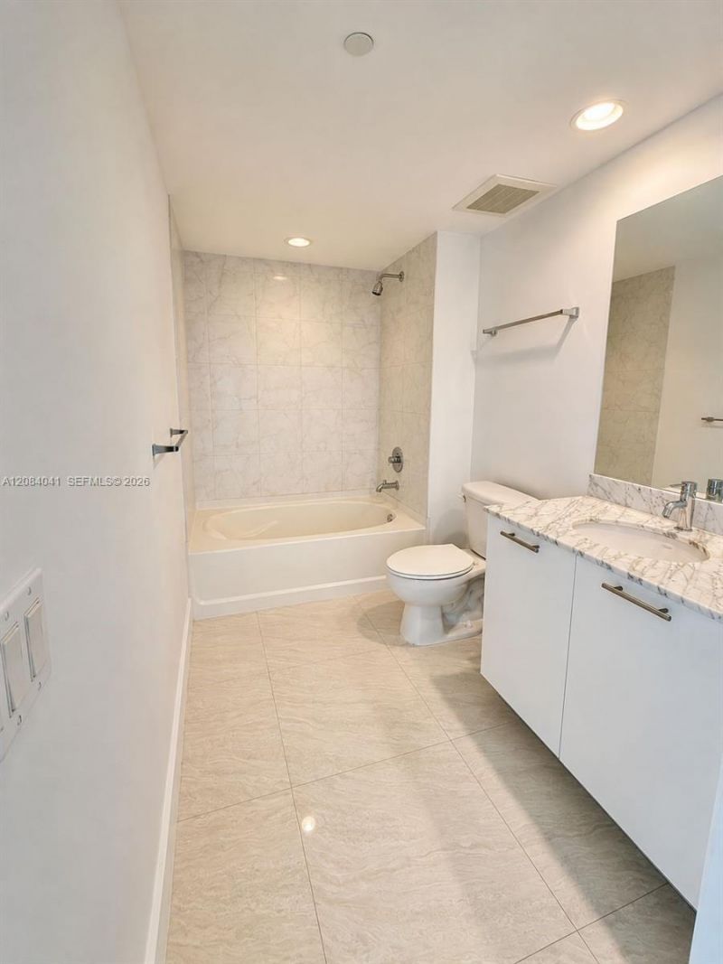 951 Brickell Ave , Unit 1609, Miami, FL 33131 Photo