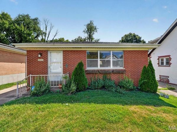 4402 Tholozan Avenue , St Louis, MO 63116
