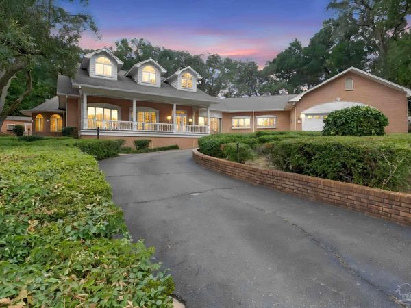 5 Mustin Pl, Pensacola, FL 32506
