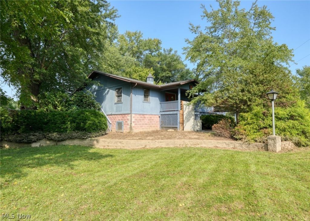 7707 Pioneer Drive, Blue Rock, OH 43720