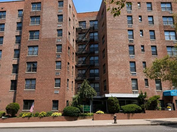 63-95 Austin Street , Unit 2L, Rego Park, NY 11374