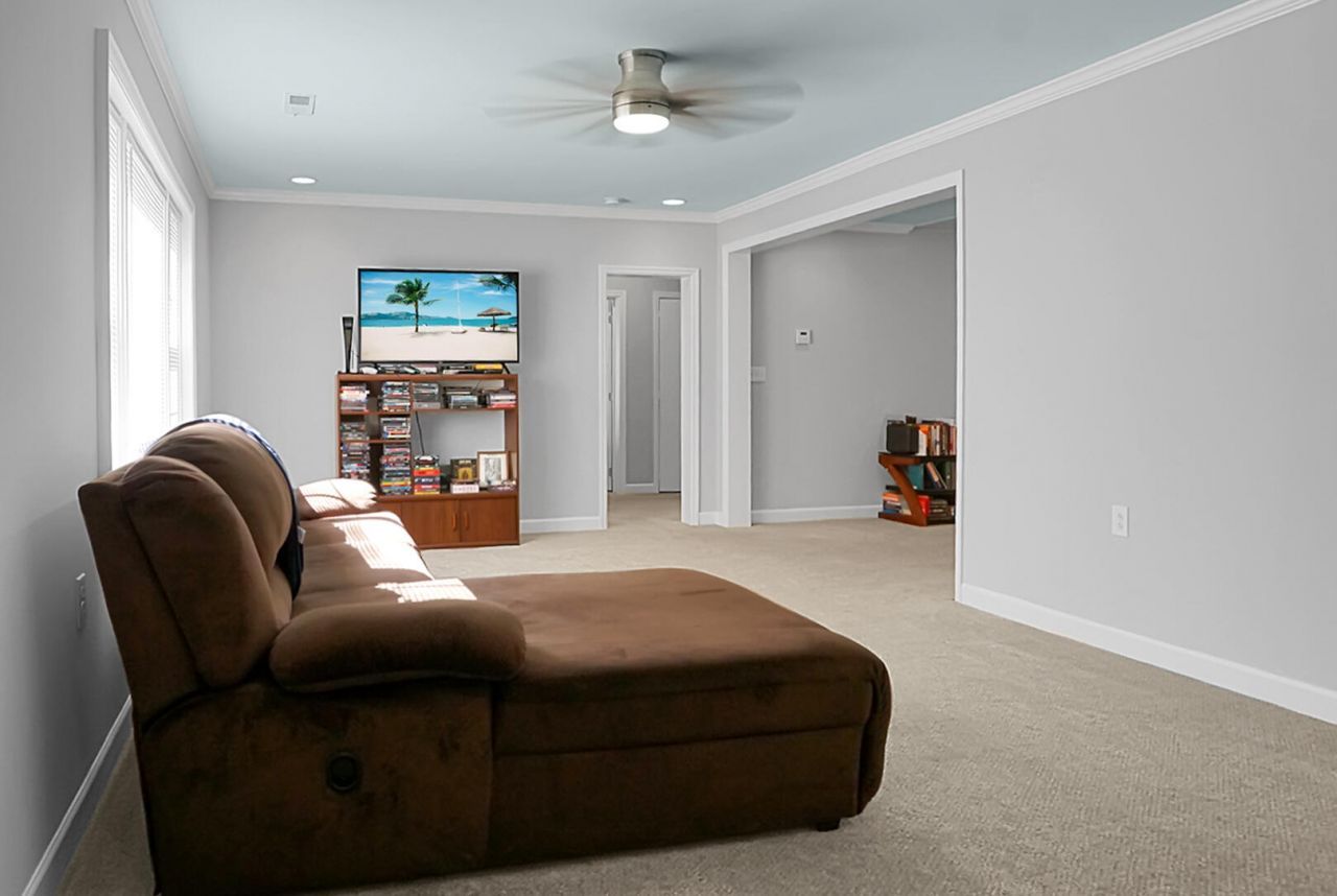 423 Rigby Street Photo 4