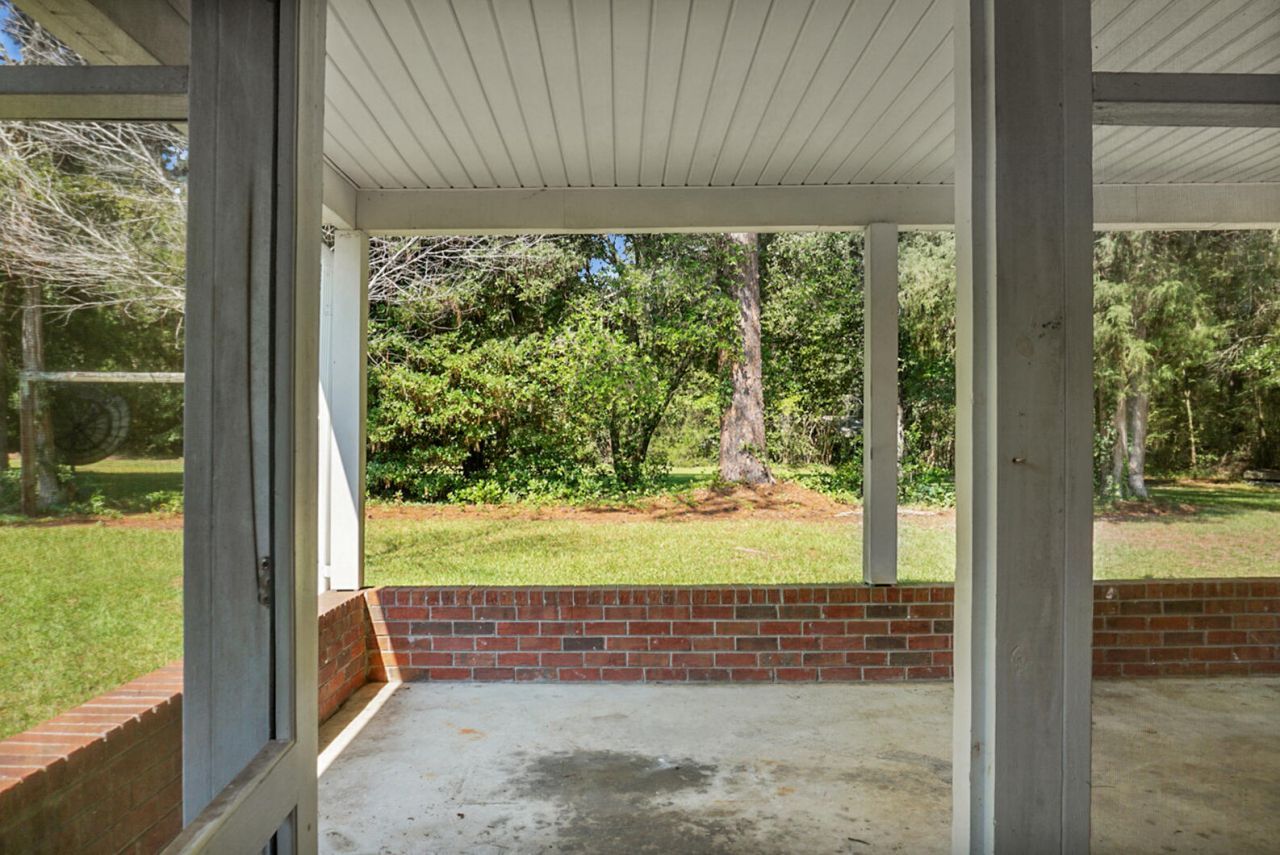 423 Rigby Street Photo 48