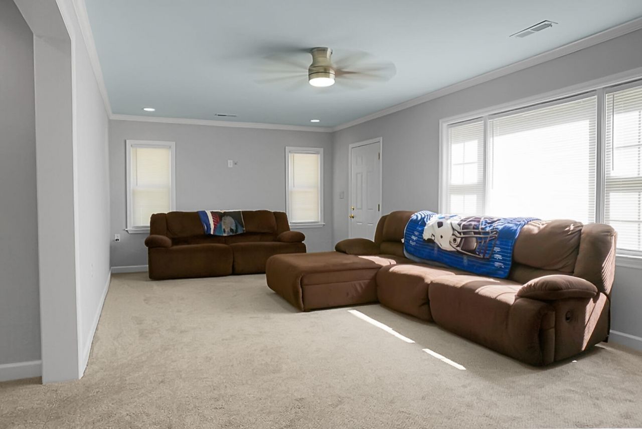 423 Rigby Street Photo 5