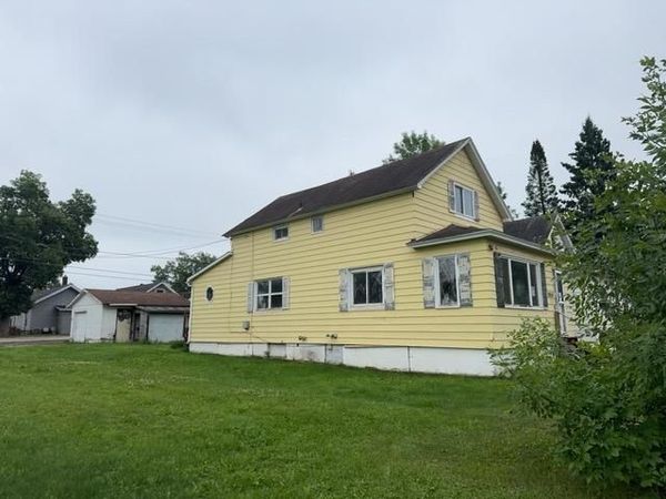 2604 5th Avenue W, Hibbing, MN 55746