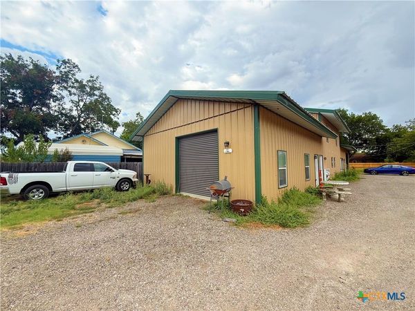 117 S Emma , Unit A, Bartlett, TX 76511