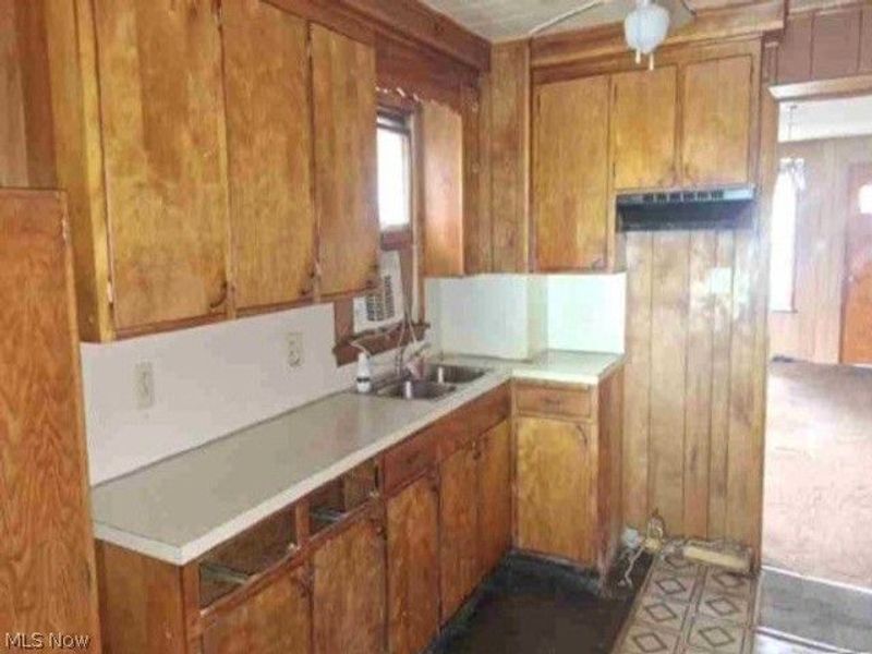 1738 Superior Avenue, Canton, OH 44705 Photo 4