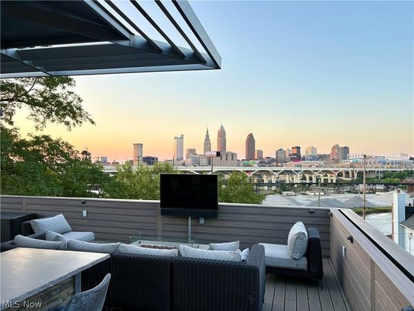 2040 W 11 Place , Cleveland, OH 44113