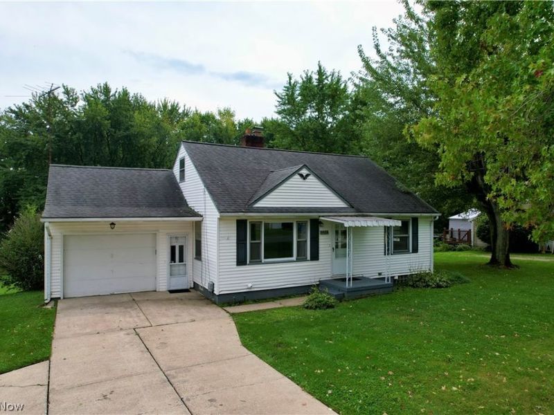 9934 Georgetown Street, Louisville, OH 44641 Photo 3