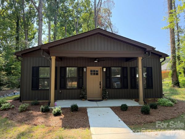 204 E Poplar Street , Stanley, NC 28164