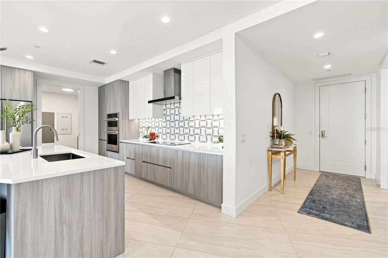 301 Quay Commons, Unit 1410, Sarasota, FL 34236 Photo