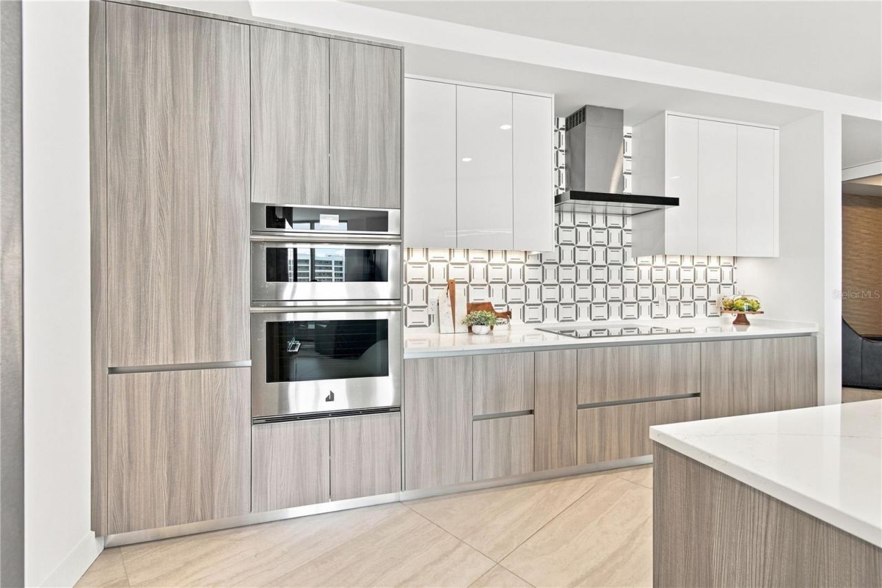 301 Quay Commons, Unit 1410, Sarasota, FL 34236 Photo