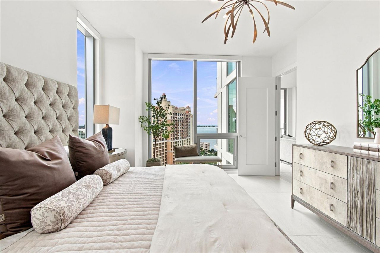 301 Quay Commons, Unit 1410, Sarasota, FL 34236 Photo