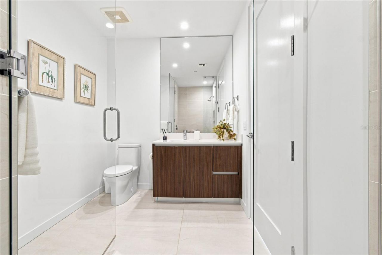 301 Quay Commons, Unit 1410, Sarasota, FL 34236 Photo