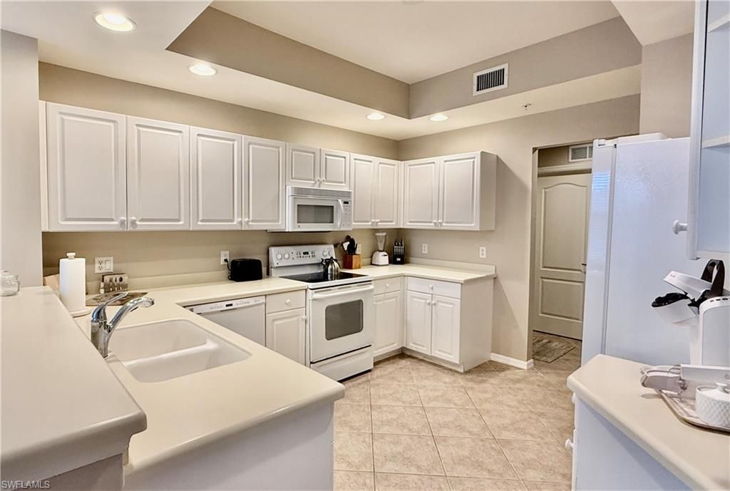3455 Laurel Greens Ln S, Unit 103, Naples, FL 34119 Photo