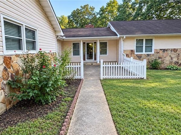 330 Southmoor Circle , Stockbridge, GA 30281