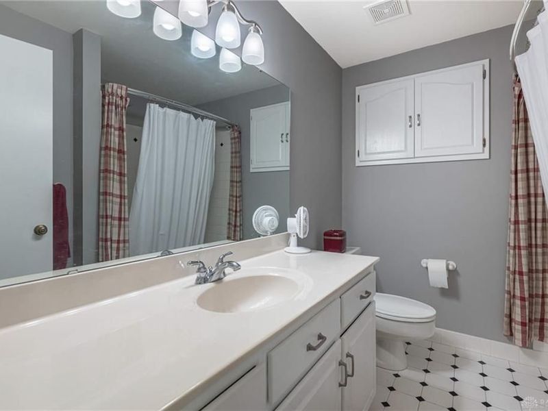 3903 Mengel Drive, Kettering, OH 45429 Photo 16