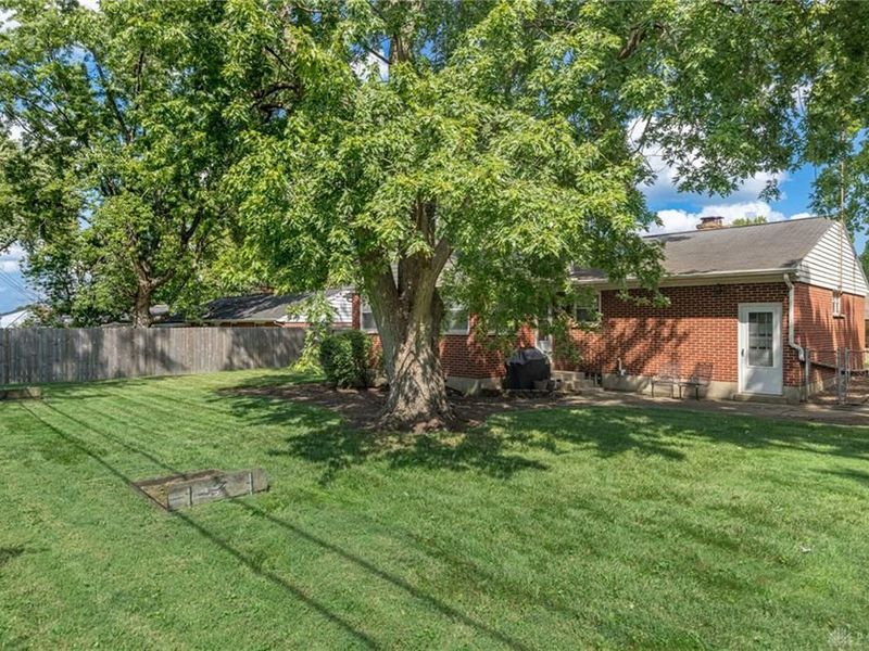 3903 Mengel Drive, Kettering, OH 45429 Photo 24