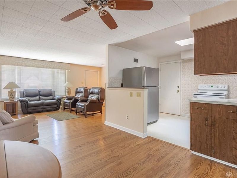 3903 Mengel Drive, Kettering, OH 45429 Photo 5