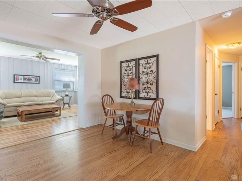 3903 Mengel Drive, Kettering, OH 45429 Photo 6